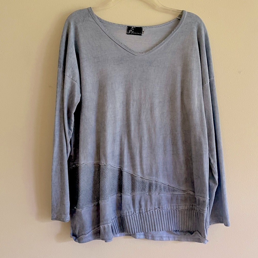 Fenini V-Neck Top, light washed out indigo